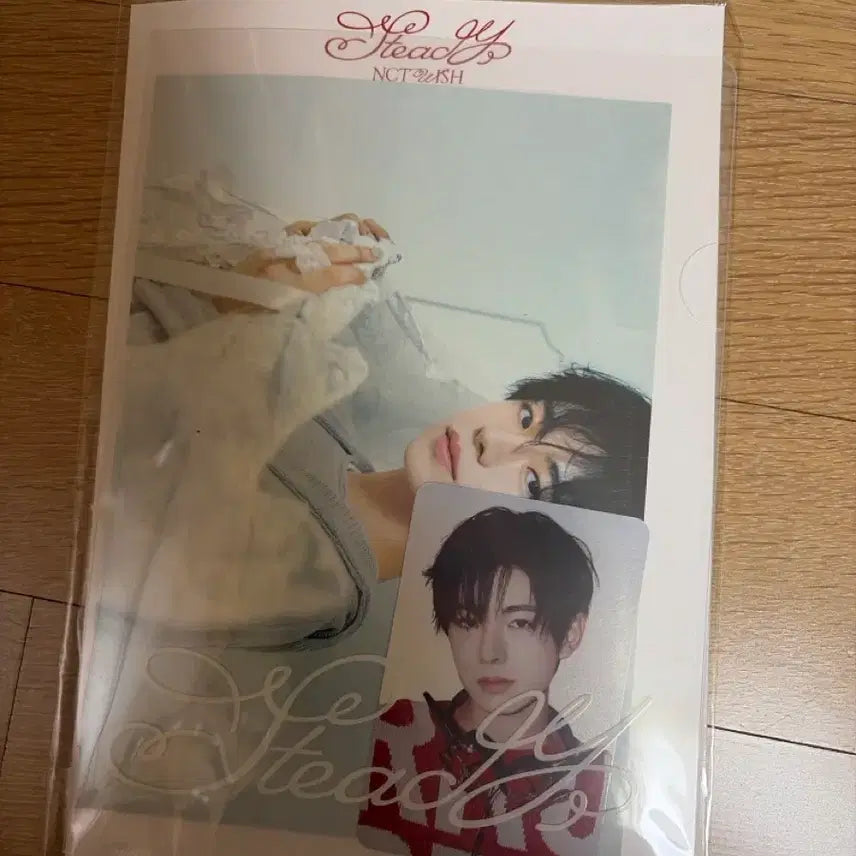 [BUNJANG] Yushi Poster Card Hologram Photocard Set / 유우시 포스터카드 홀로그램포카세트