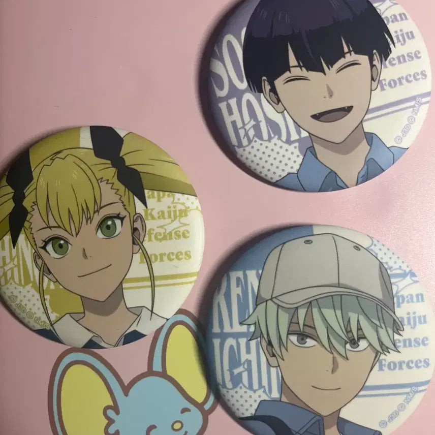 [BUNJANG] Kaiju No. 8 Ariake Shopping Pop-up Store Matte Can Badge Set / 괴수 8호 아리아케 쇼핑 팝업 매트 캔뱃지 호시나 레노 키코루 일괄 판매