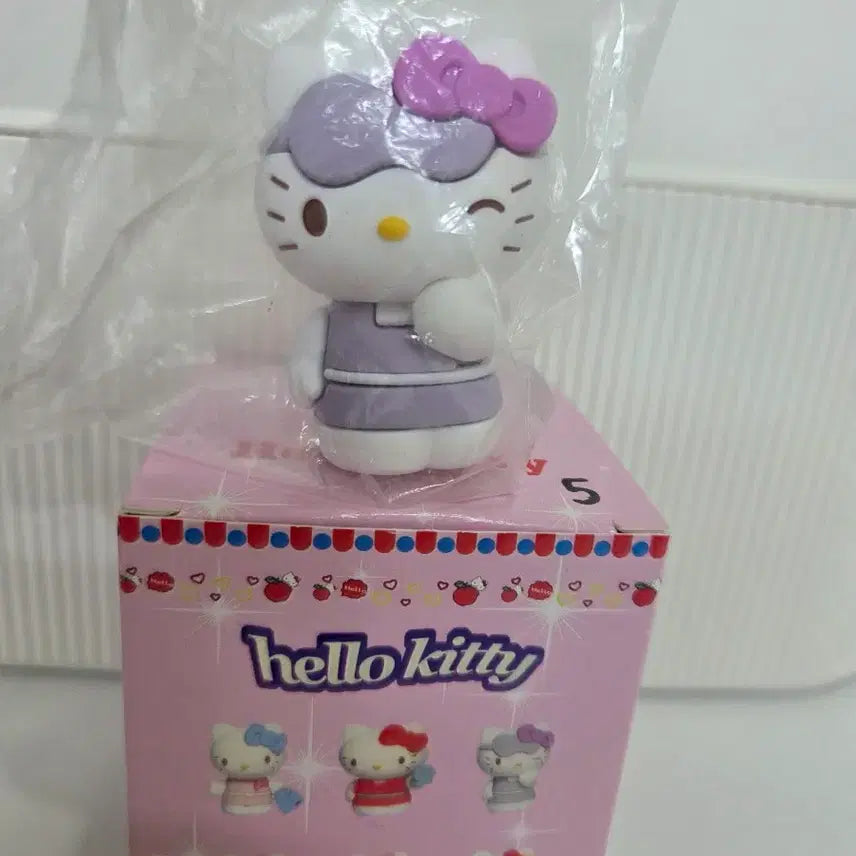 [BUNJANG] Hello Kitty Figure Set (2 Pieces) / 헬로키티 피규어