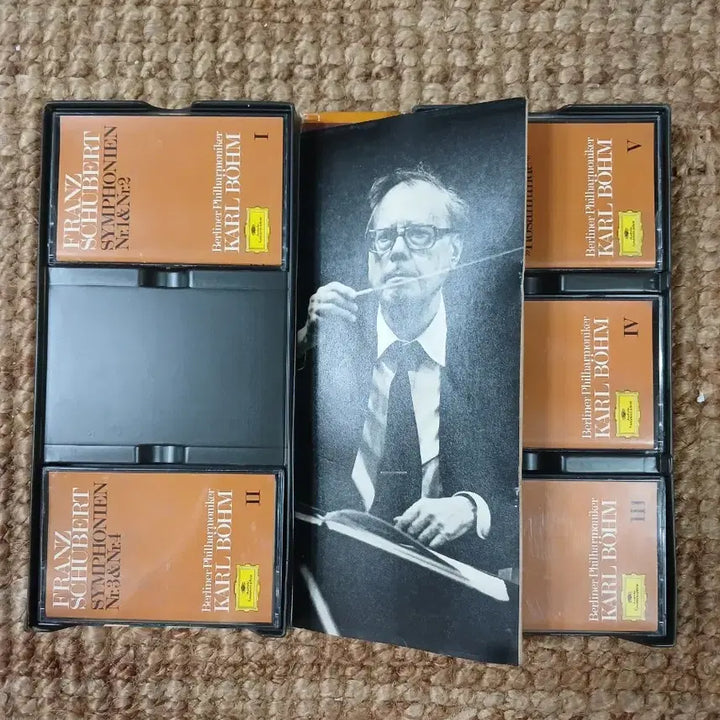 [BUNJANG] Schubert Symphony No. 8 5-Cassette Tape Box Set / 슈베르트 8 심포니 5카세트테이프양장본 박스세트