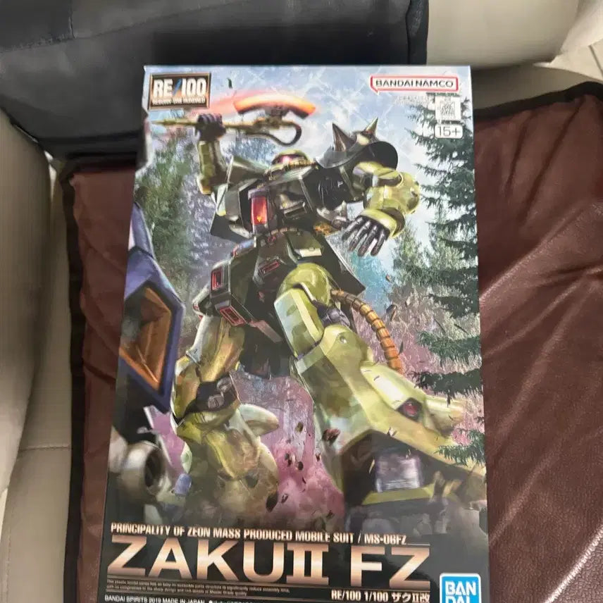[BUNJANG] Bandai RE/100 Zaku II FZ 1/100 Scale Model Kit / RE/100 자쿠 2 fz 신품 판매 0080 건담