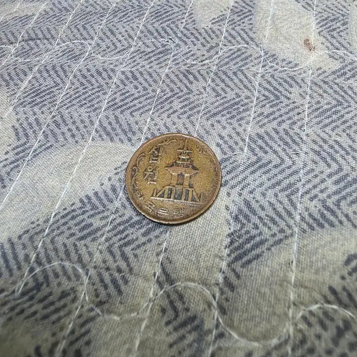 [BUNJANG] 1970 South Korean 10 Won Brass Coin / 1970년 한국 10원 황동주화 판매합니다.