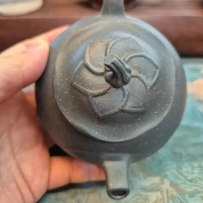 [BUNJANG] 1960s Yixing Zisha Teapot Moknokni (Dark Green Clay) Artisan Fired 190cc, 9-hole / 이싱자사호 60년대 묵녹니 전수공 장작 190cc,9공