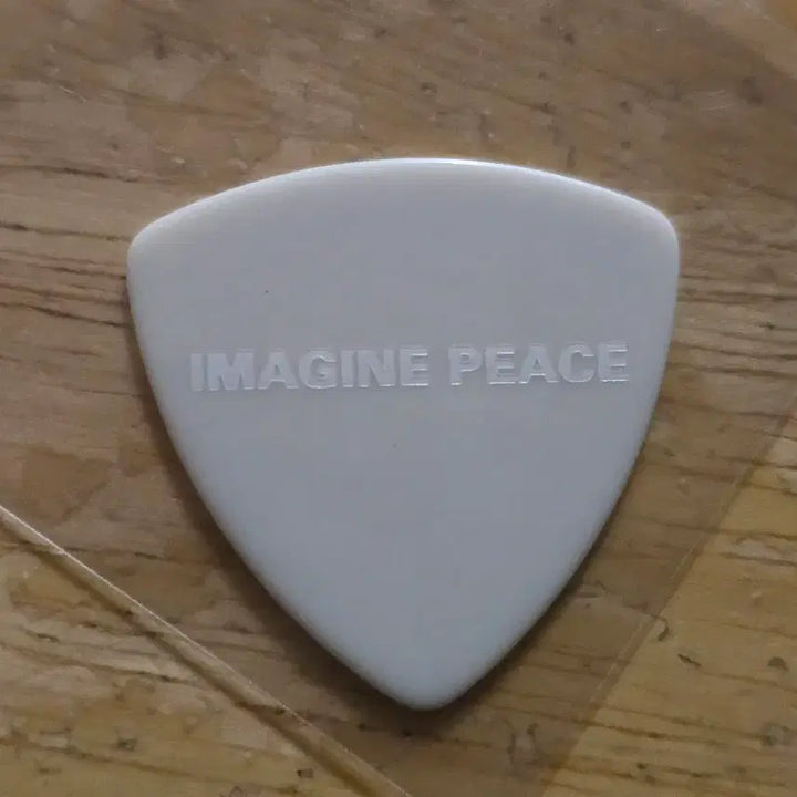 [BUNJANG] John Lennon Acoustic CD with Guitar Pick / CD 음반 John Lennon 존 레논 - Acoustic + guitar pick
