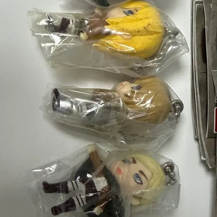 [BUNJANG] Attack on Titan Gacha Cleaning Swing Keychain Full Set (Sealed) / [미개봉] 진격의거인 진격거 가챠 피규어 전종 청소 스윙 키링