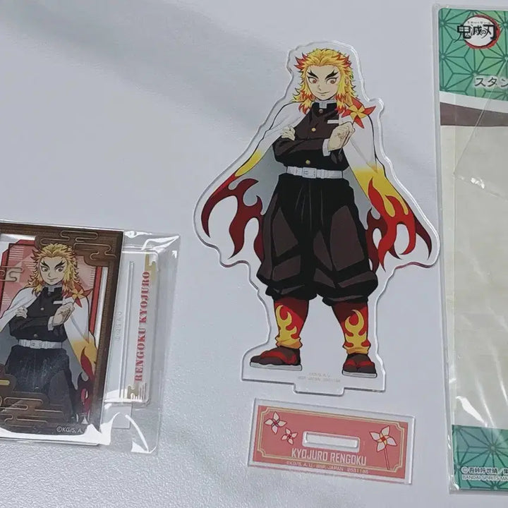 [BUNJANG] Demon Slayer Kyojuro Rengoku Acrylic Stand &amp; Trading Card Bundle / 귀멸의 칼날 렌고쿠 아크릴 일괄 판매