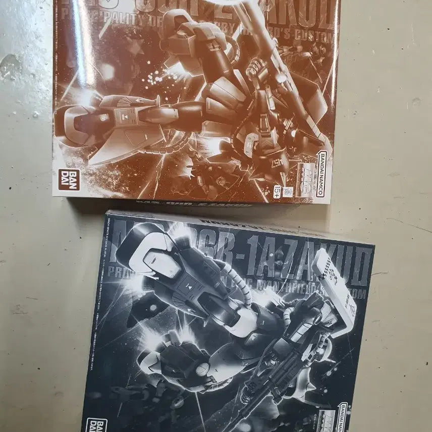 [BUNJANG] Master Grade (MG) Mobile Suit Zaku II Eric Mansfield &amp; Gabby Hazard with Delpi Decal / MG고기동자쿠 에릭맨스필드,개비해저드 팝니다(델피데칼포함)