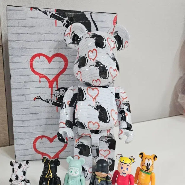 [BUNJANG] Bearbrick Banksy Love Rat Version / 베어브릭 뱅크시 러브 캣 정품