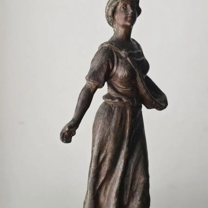[BUNJANG] La Semeuse "Woman Sowing Seeds" Figurine / 여인조각상