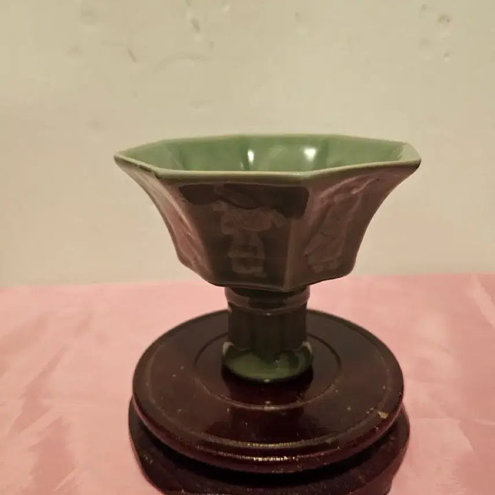 [BUNJANG] Octagonal Korean Celadon Wine Cup / 팔각 고복배.