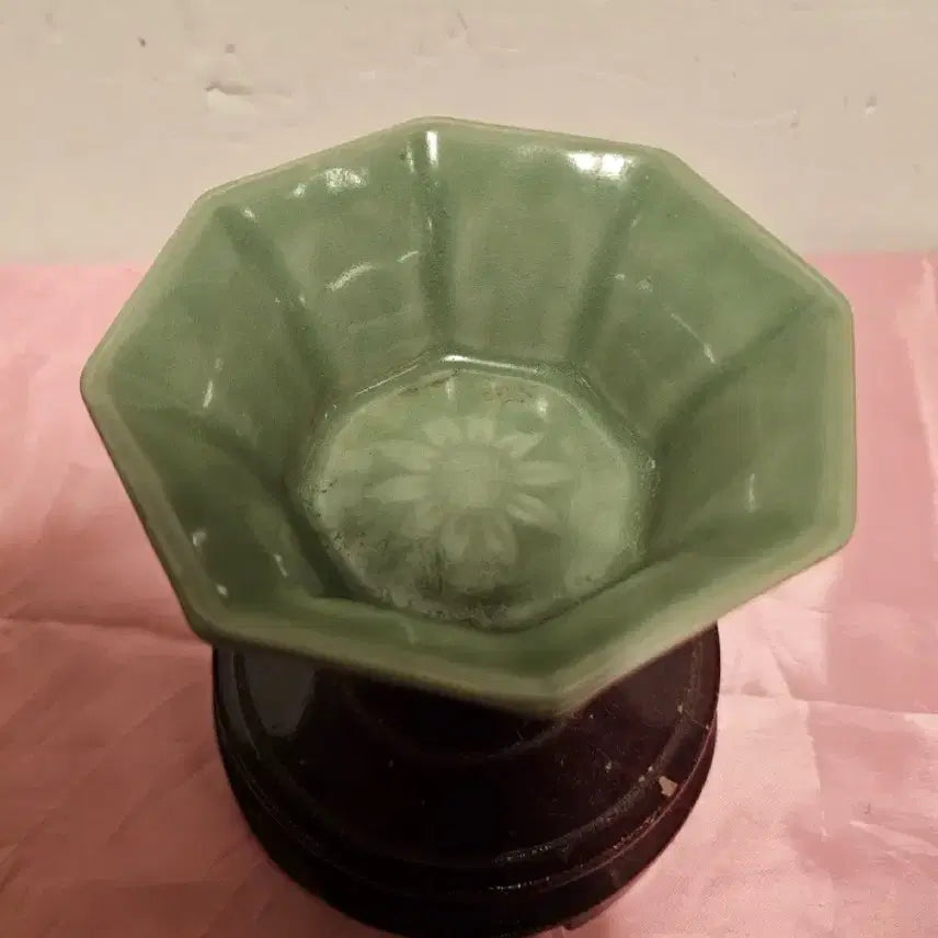 [BUNJANG] Octagonal Korean Celadon Wine Cup / 팔각 고복배.