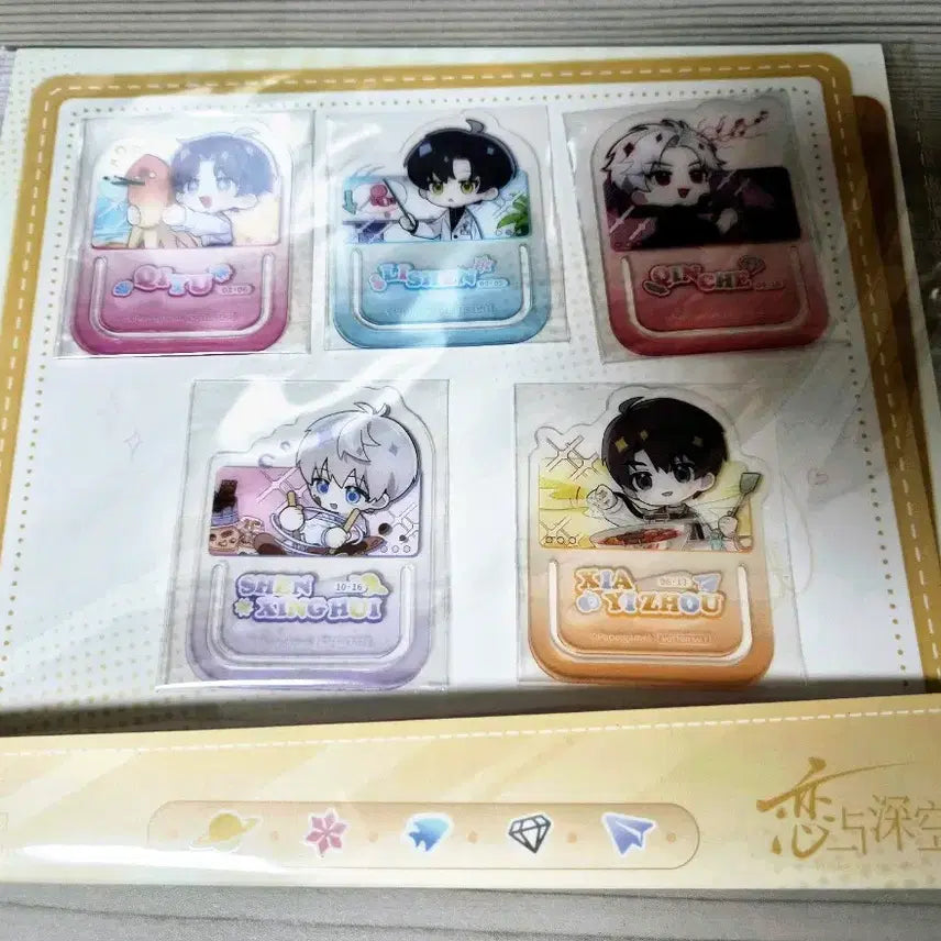[BUNJANG] Love and Deep Space Lucky Draw Bookmark Set (Shim Seonghoon, Lee Seo-eon, Gi Wook, Jin Woon, Ha Woo-ju) / 러브앤딥스페이스 럽딥 특전 심성훈 이서언 기욱 진운 하우주 양도판매