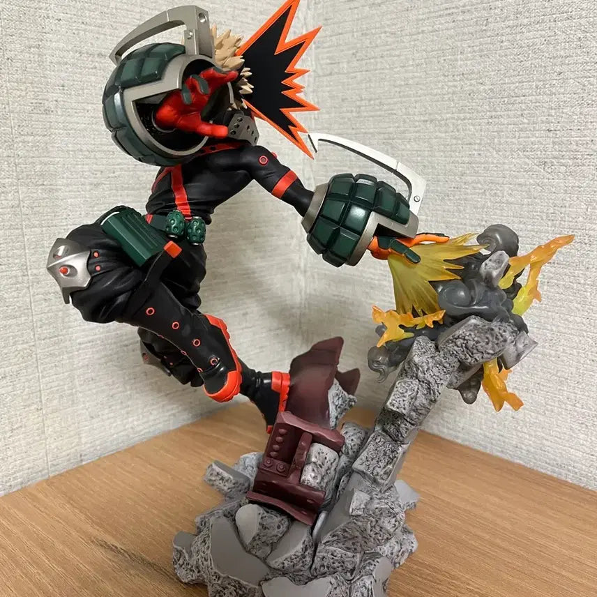[BUNJANG] My Hero Academia Katsuki Bakugo ARTFX J 1/8 Scale Figure Bundle Set / (일괄) 나의 히어로 아카데미아 바쿠고 ver 1,2 (코토부키야 ARTFX J 1/8 스케일 피규어)