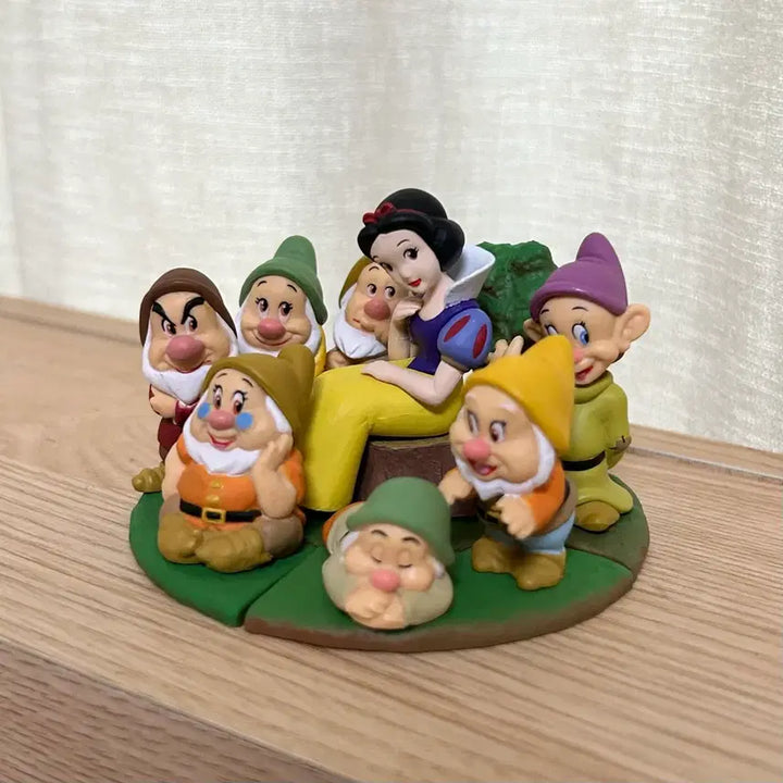 [BUNJANG] Disney Snow White Seven Dwarfs Diorama Gacha Figures Bundle Set / 일괄) 디즈니 백설공주 일곱 난쟁이 난장이 디오라마 가챠 피규어