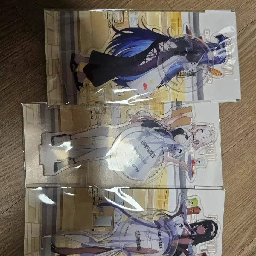 [BUNJANG] Brown Dust 2 x Dessert 39 Collaboration Acrylic Stand Set / 브라운더스트2 디저트39 콜라보 아크릴 3종 판매