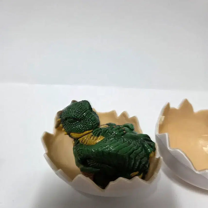 [BUNJANG] Green Dinosaur Dragon Egg Gacha Figurine / 공룡 드래곤 알 피규어 초록색 가챠