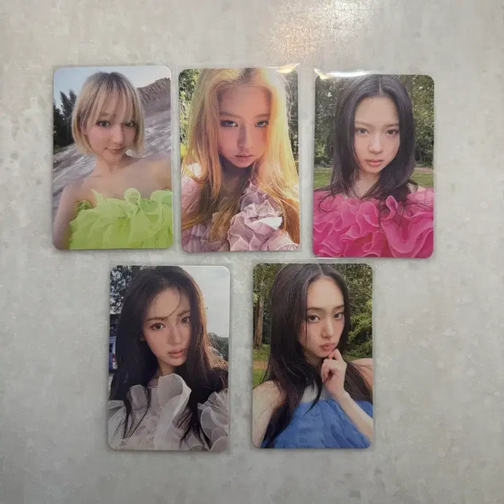 [BUNJANG] Kiki Delulu Pack 404 Jiyu, Isoll, Haeum, Sui, Kiya Photocard / 키키 미공포 카카오톡 선물하기 델룰루팩 404 지유 이솔 하음 수이 키야