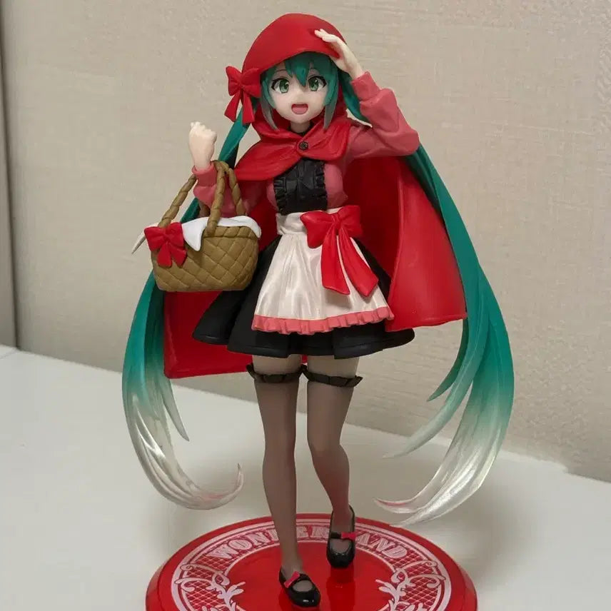 [BUNJANG] Wonderland Miku Red Riding Hood Ver. Hatsune Miku Figure / 원더랜드 미쿠 피규어 빨강망토ver / 하츠네미쿠