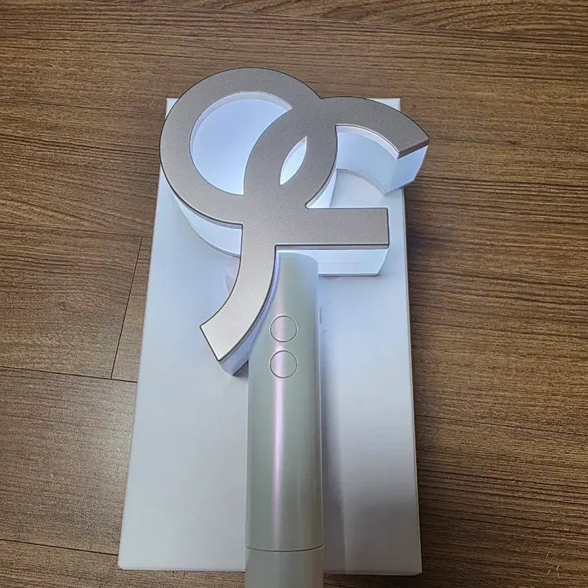 [BUNJANG] fromis_9 Official Light Stick Ver. 1 / 프로미스나인 응원봉 ver.1 판매합니다.