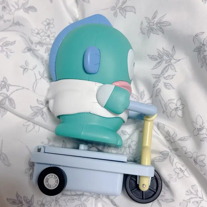 [BUNJANG] Kyo Dong Riding Kickboard Figure / 킥보드 타는 교동이 피규어