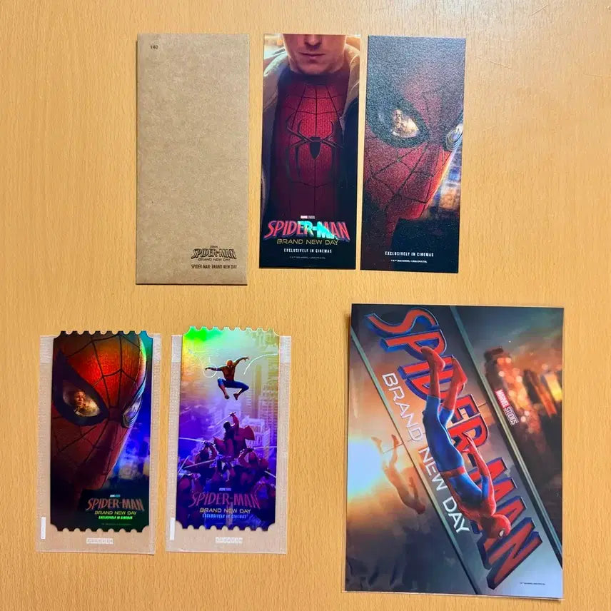 [BUNJANG] Spider-Man: Brand New Day Bundle Set - TTT, Original Ticket, Art Card, Japanese Flyer, 5 Badges / <스파이더맨-브랜드뉴데이> TTT+오리지널티켓+아트카드+일본 전단+뱃지 5종 일괄