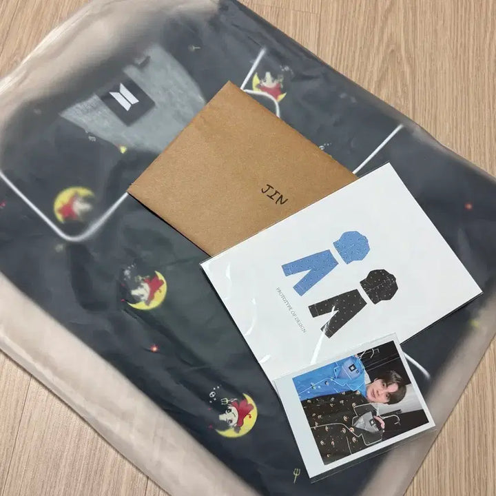 [BUNJANG] BTS Jin Artist-Made Pajamas (M) / BTS 아티스트 메이드 석진 파자마