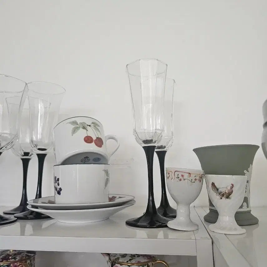 [BUNJANG] Vintage Luminarc Champagne Flutes - Black Stem / 빈티지 유리 샴페인잔 와인잔 루미낙 프랑스 블렉스템