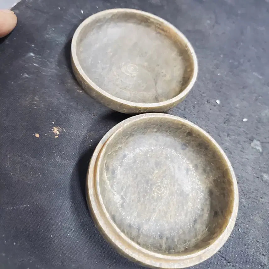 [BUNJANG] Hand-Carved Stone Chrysanthemum and Cloisonné Pattern Round Container Antique Chinese Art Collectible / 수공 석제 국화칠보문 원형 분합 중국골동품 고미술품 수집품 옥돌 옥석