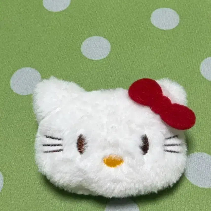 [BUNJANG] Sanrio Hello Kitty Fuzzy Badge / 키티 복실키티 뱃지 새상품