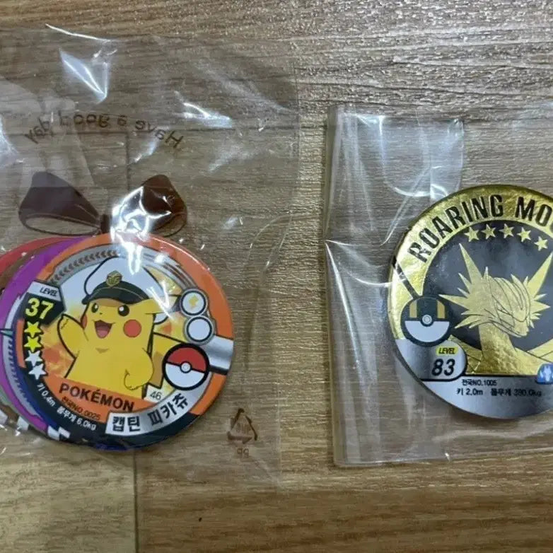 [BUNJANG] Pokemon Medal Paper Stickers Bundle Set (7 pcs) incl. Captain Pikachu Gold and Salamence / 포켓몬 메달종이딱지 팝니다 7개 일괄! 캡틴피카츄 금딱 보만다 포함