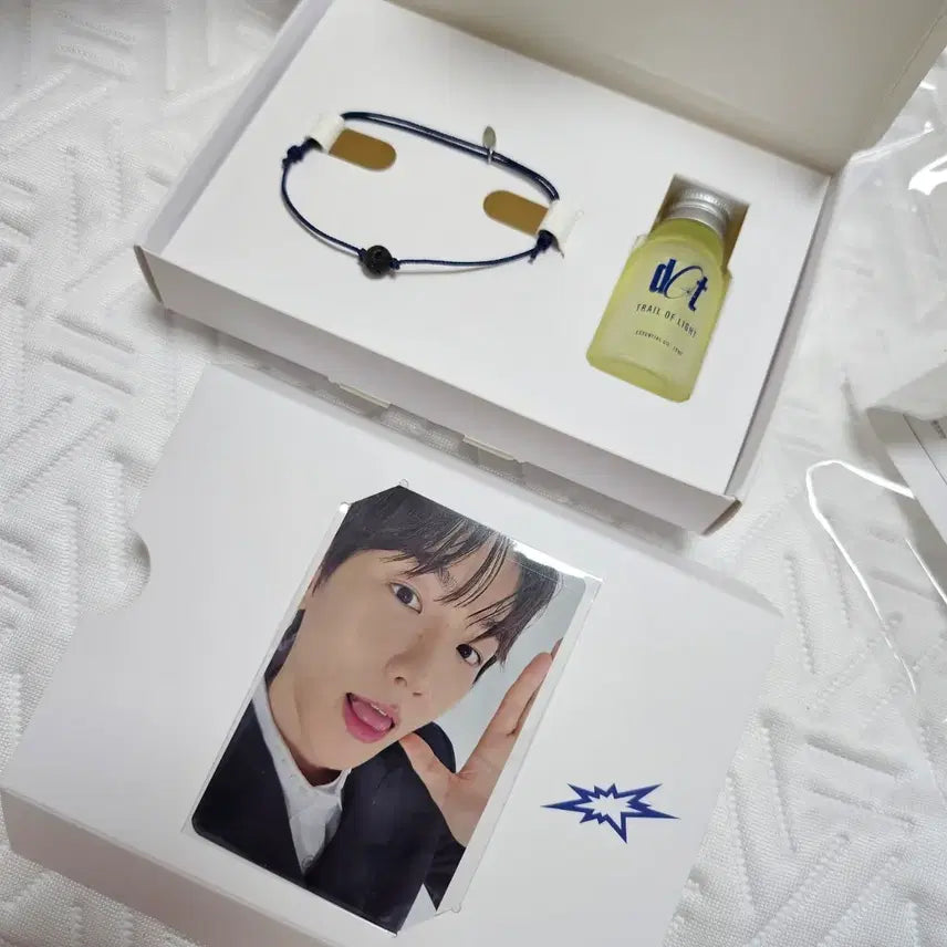 [BUNJANG] Baekhyun Concert Stone Bracelet &amp; Essential Oil Set (Unused) / (미사용) 백현 콘서트 스톤 팔찌 에센셜 오일 세트