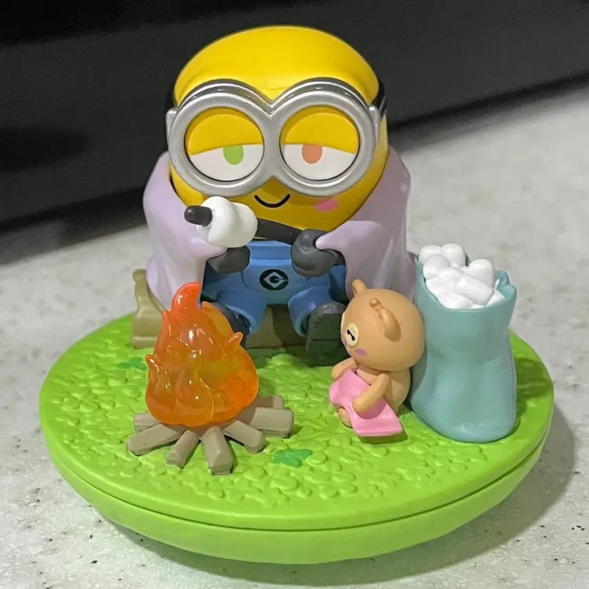 [BUNJANG] Minions Camping Limited Edition Figure Universal Studios Beijing / 미니언즈 팀베어 캠핑 유니버셜 스튜디오 베이징 한정 피규어