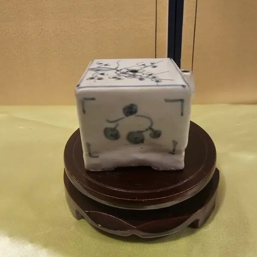 [BUNJANG] Blue and White Porcelain Plum Blossom Square Inkstone Case / 청화백자 매화문 사각연적.