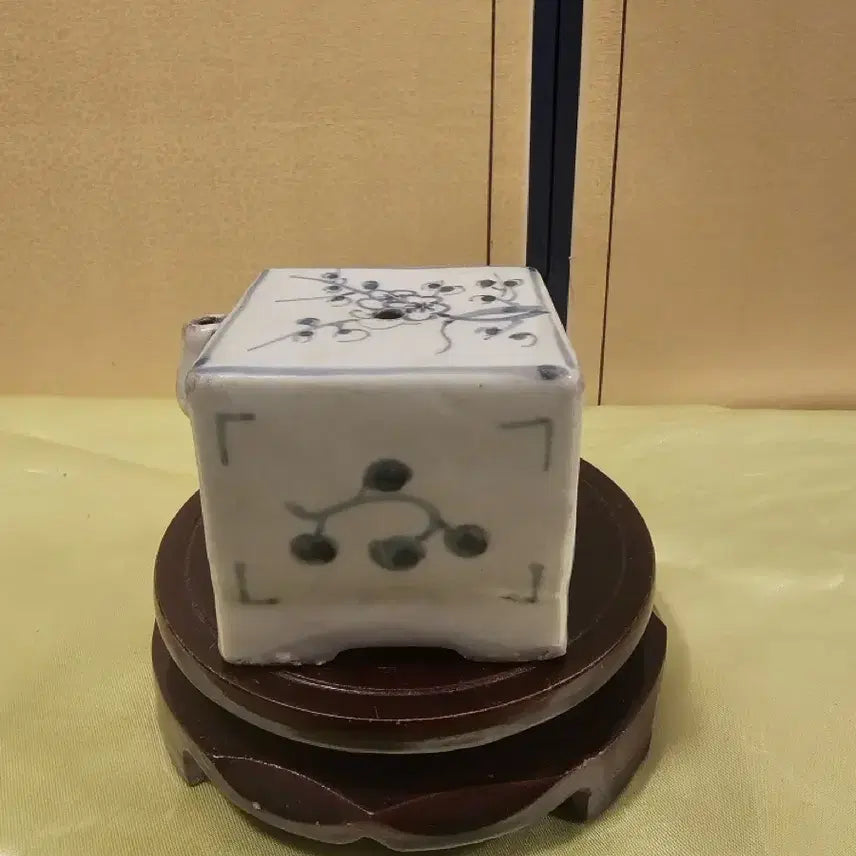 [BUNJANG] Blue and White Porcelain Plum Blossom Square Inkstone Case / 청화백자 매화문 사각연적.