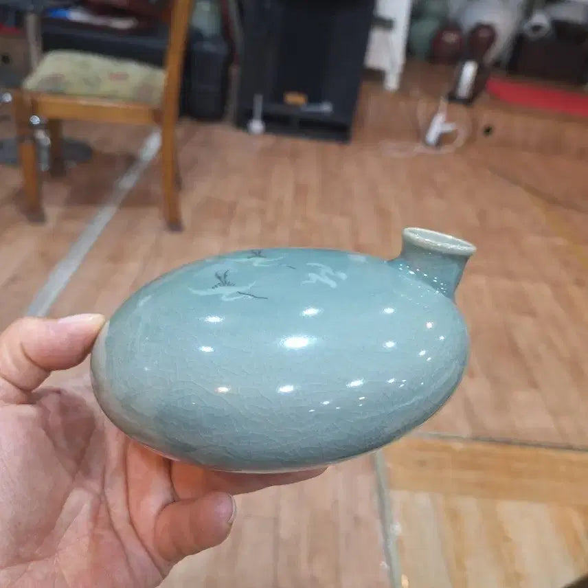 [BUNJANG] Celadon Gourd-shaped Vase with Crane Motif / 청자 자라병