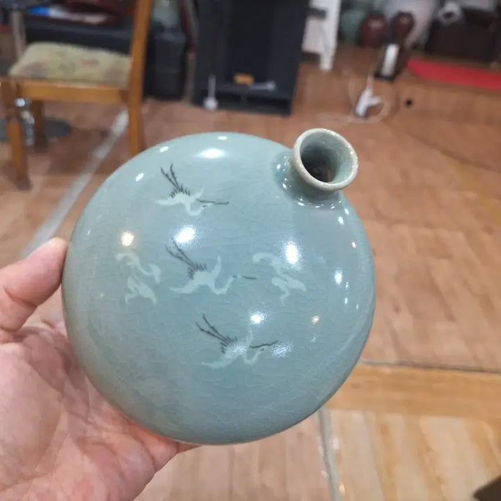[BUNJANG] Celadon Gourd-shaped Vase with Crane Motif / 청자 자라병