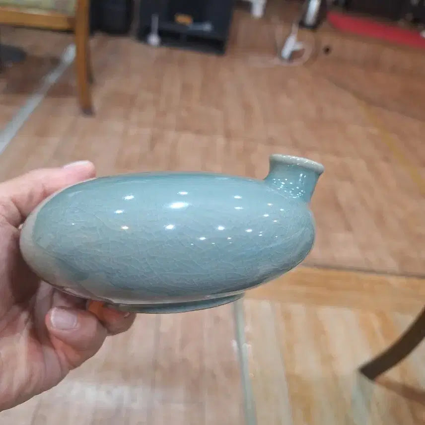 [BUNJANG] Celadon Gourd-shaped Vase with Crane Motif / 청자 자라병