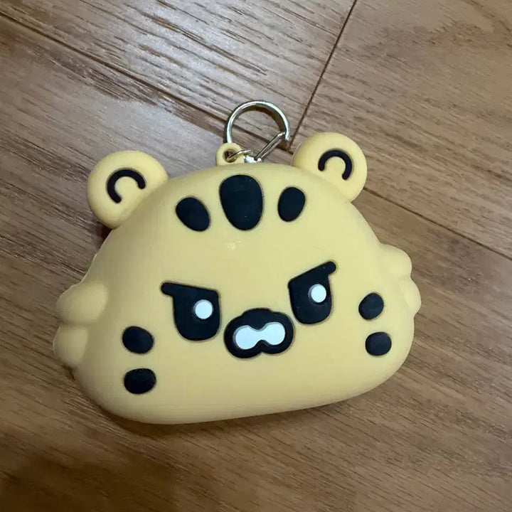 [BUNJANG] LE SSERAFIM Kazuha K-achhee Silicone Pouch Wallet / 김채원 김아치 실리콘 파우치 지갑 양도 르세라핌 핌즈클럽