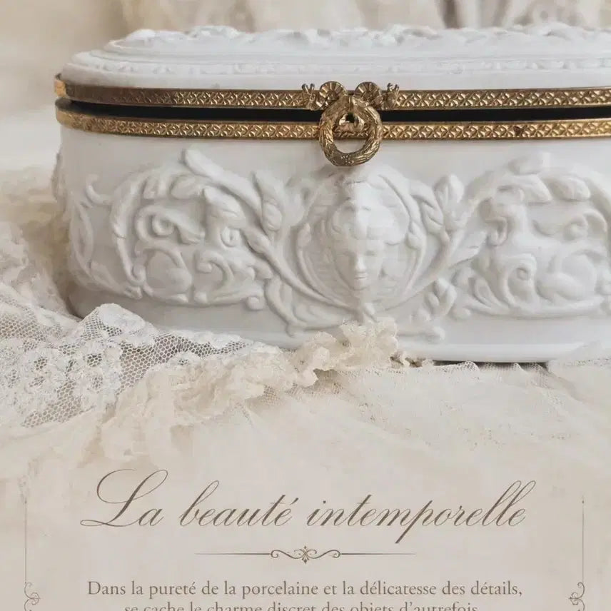[BUNJANG] Limoges Bisque Porcelain Jewelry Box with Cherubs and Gilt Bronze Mounts / 비스크 포슬린 주얼리 박스