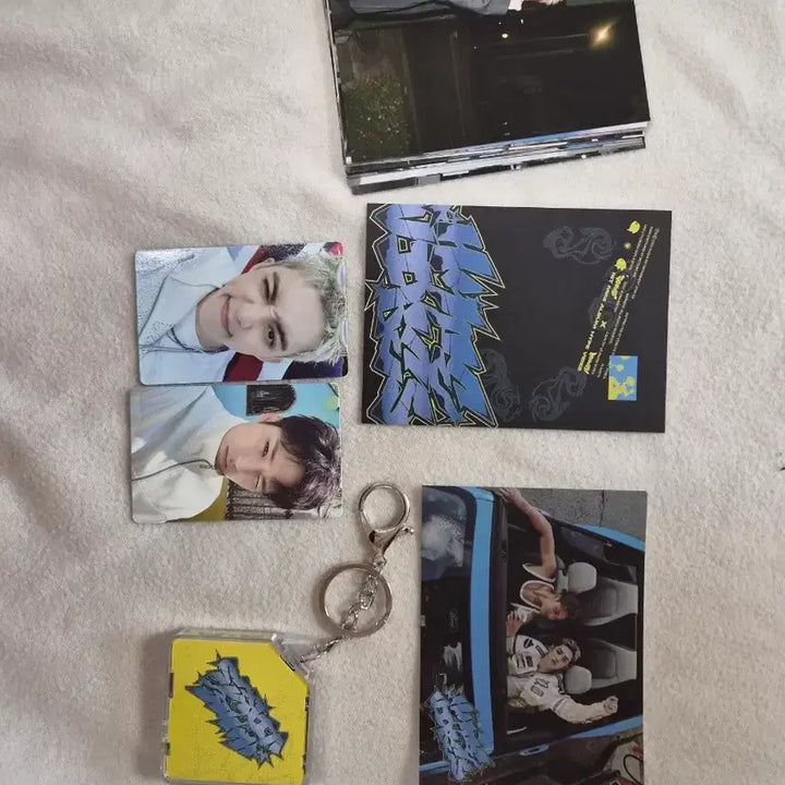 [BUNJANG] S.Coups &amp; Mingyu 1st Mini Album HYPE VIBES KiT Ver Photocard &amp; Keychain Set / 쿱스민규 1st Mini Album HYPE VIBES KiT Ver