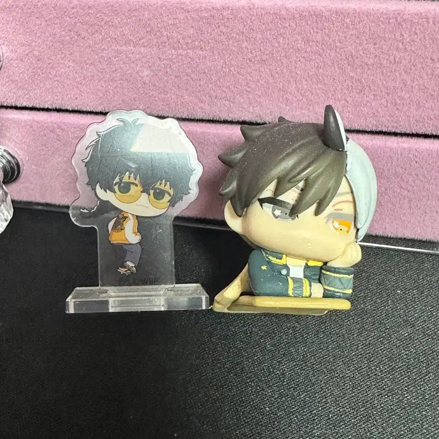 [BUNJANG] Wind Breaker Mini Stand &amp; Figure Bundle Set / 윈드브레이커 미니스탠드 및 피규어 일괄 판매
