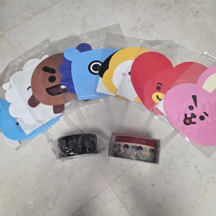 [BUNJANG] BT21 Character Fan 7 Types &amp; Masking Tape Set / BT21 캐릭터 부채 7종 &amp; 마스킹 테이프/럽셀 마스킹테이프
