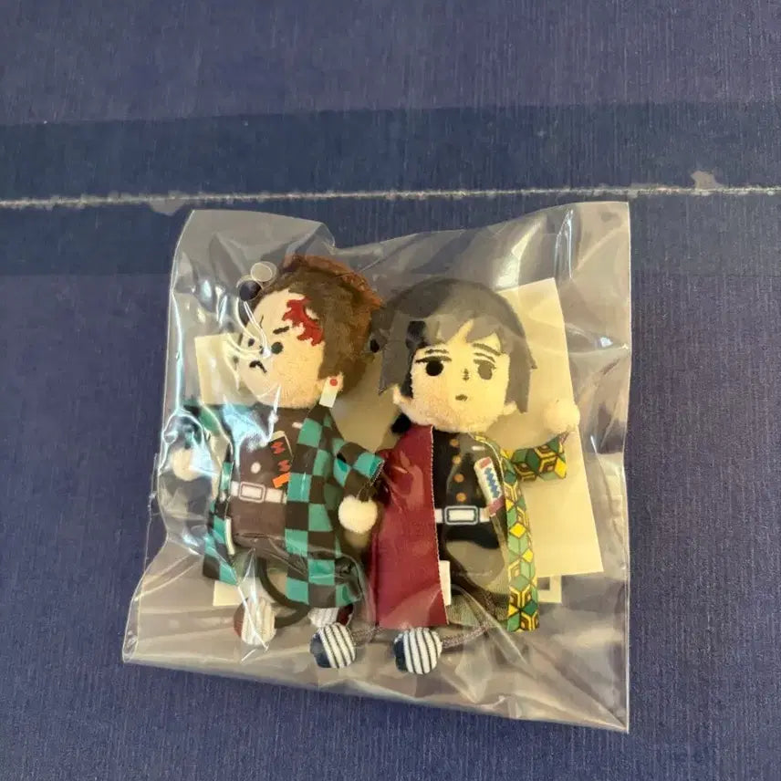 [BUNJANG] Demon Slayer: Mugen Train Blu-ray Exclusive Techi Techi Mascot Set - Giyu &amp; Tanjiro Plushies / 귀멸의 칼날 무한성 블루레이 특전 테치테치 마스코트 세트 기유 탄지로 누이구루미