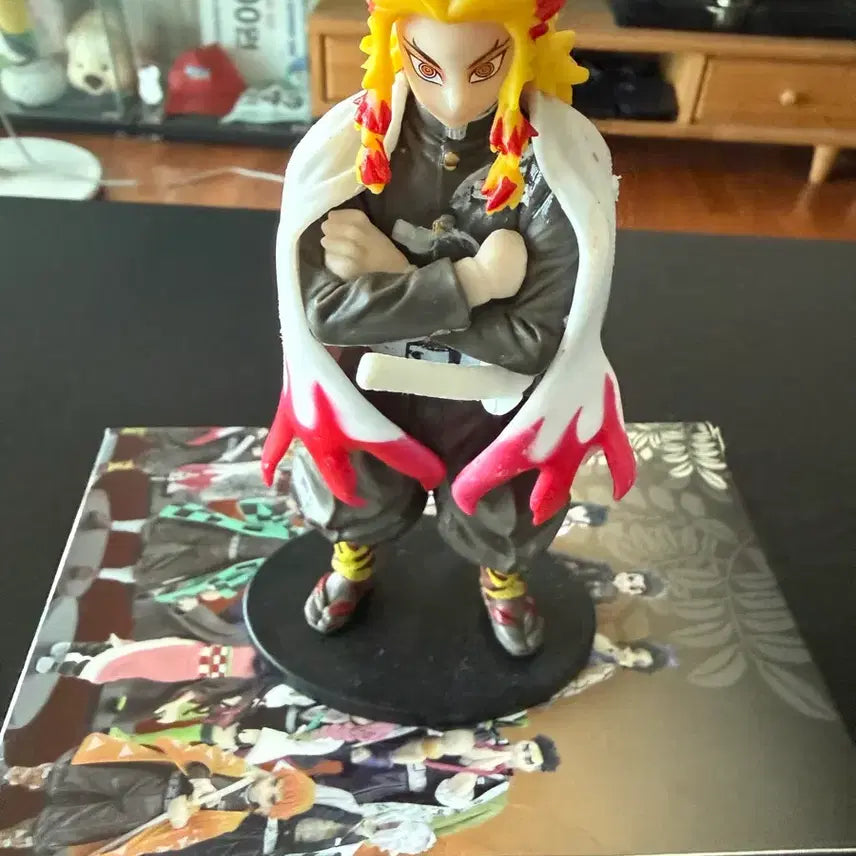 [BUNJANG] Demon Slayer Kyojuro Rengoku &amp; Shinobu Kocho Figures (Set) / 귀멸의 칼날 렌고쿠, 시노부 피규어