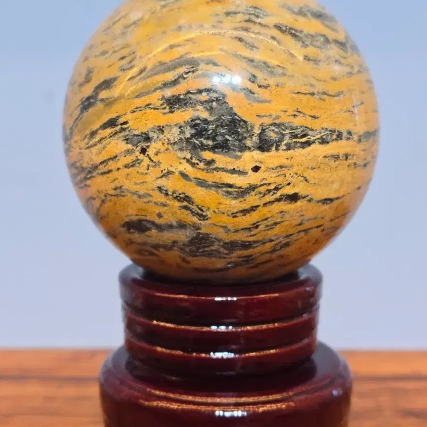 [BUNJANG] Unique Mineral Sphere Sculpture / 26073039 좋은 기운을 내뿜는 황컬러 문양이 독특한 광물 구가공석 수석 팝니다