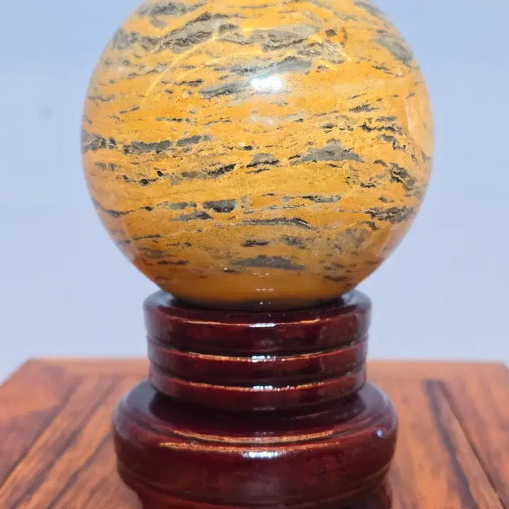 [BUNJANG] Unique Mineral Sphere Sculpture / 26073039 좋은 기운을 내뿜는 황컬러 문양이 독특한 광물 구가공석 수석 팝니다
