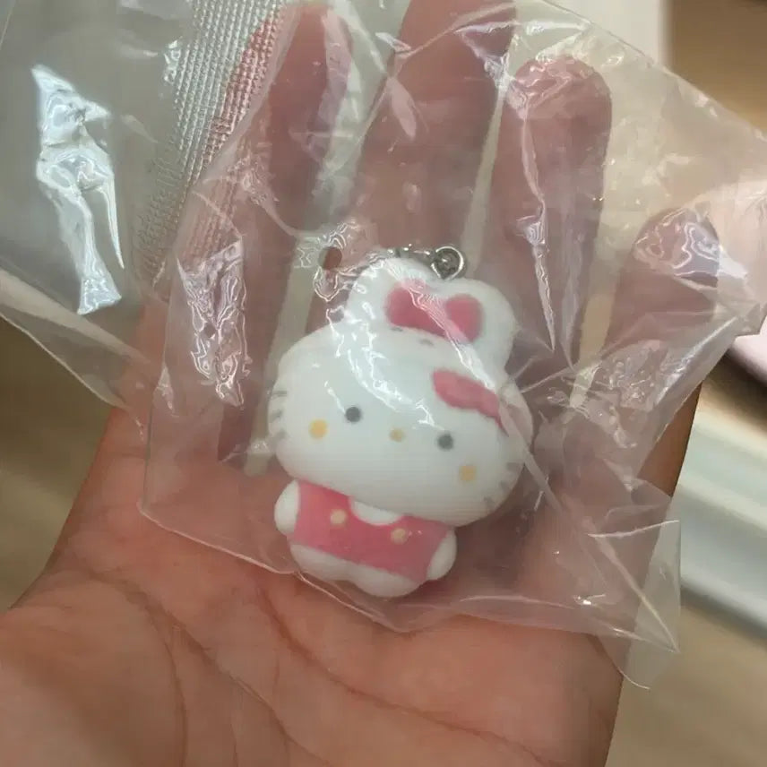 [BUNJANG] Sanrio Posong Series Hello Kitty Gacha / 산리오 뽀송 시리즈 헬로키티 가챠