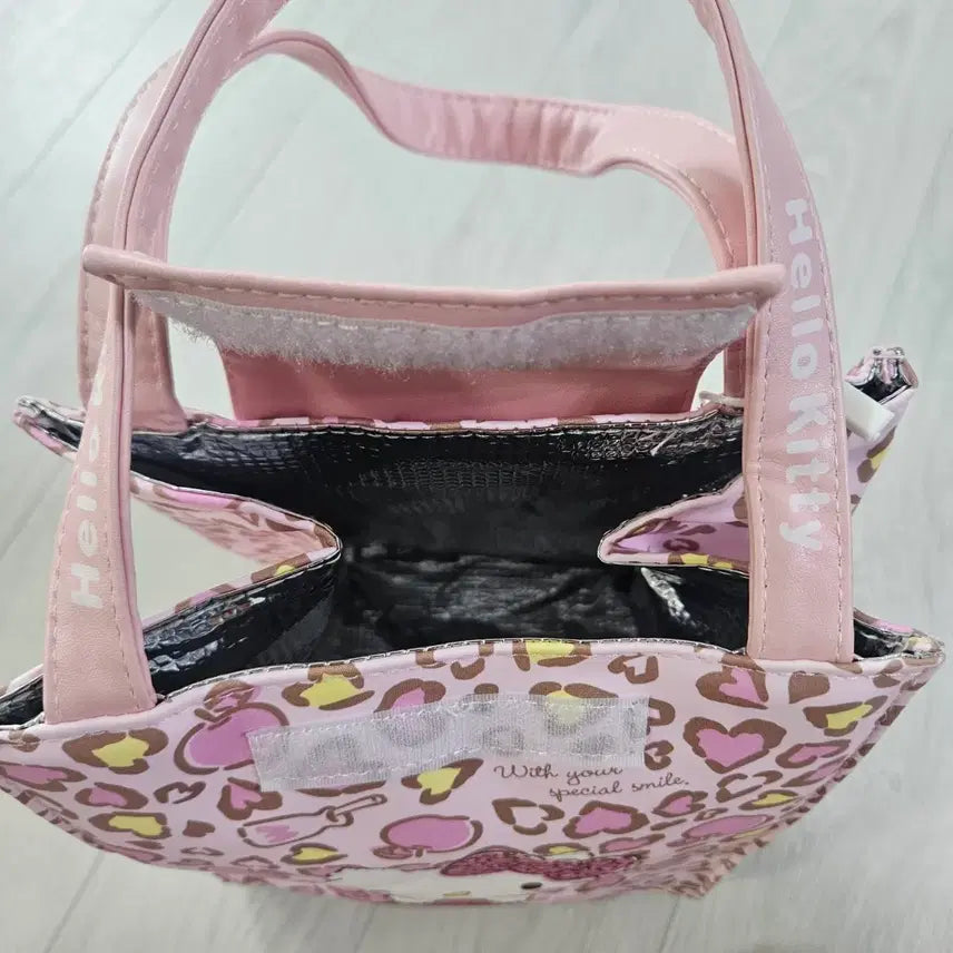 [BUNJANG] Hello Kitty Pink Leopard Pattern Cooler Bag / 헬로키티 핑크 레오파드 패턴 보냉백