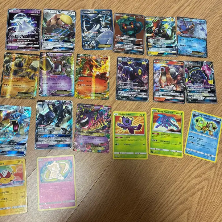 [BUNJANG] Pokemon Card Assortment - Pikachu, Mew, Charizard, and More / 포켓몬카드 피카츄 , 뮤, 리자몽 등
