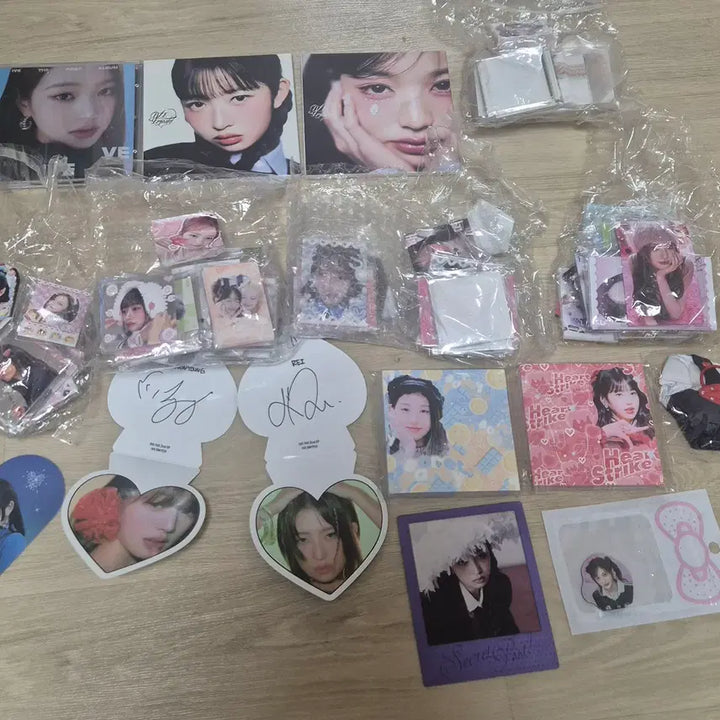 [BUNJANG] IVE Unofficial Goods Bundle Set / 아이브 비공식 굿즈 4배 팝니다